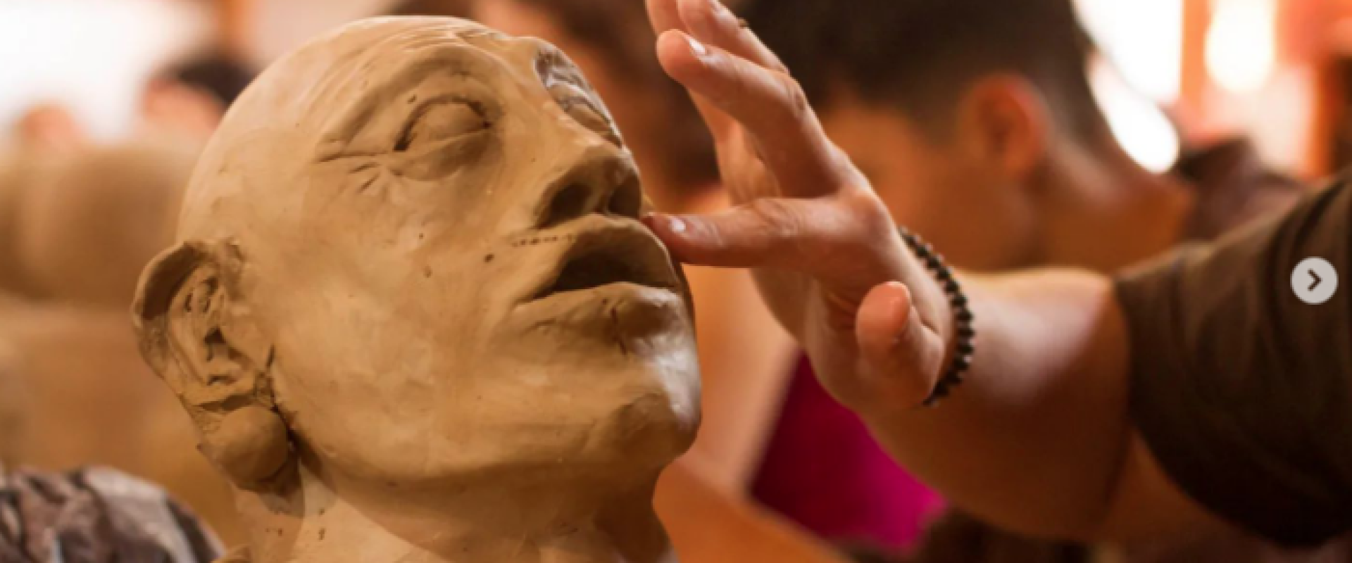 Escultura-arcilla-cabezas-Colegio-Rudolf-Steiner-penalolen